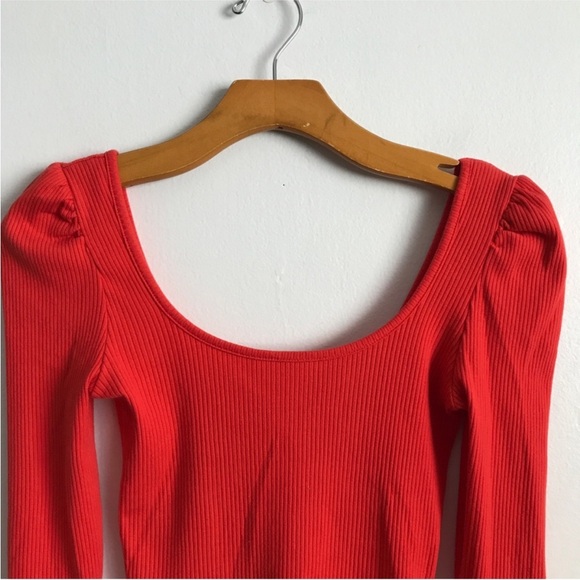 TOPSHOP Long Sleeve Ribbed Cropped Top in Red sz 4 EUC - Picture 3 of 8